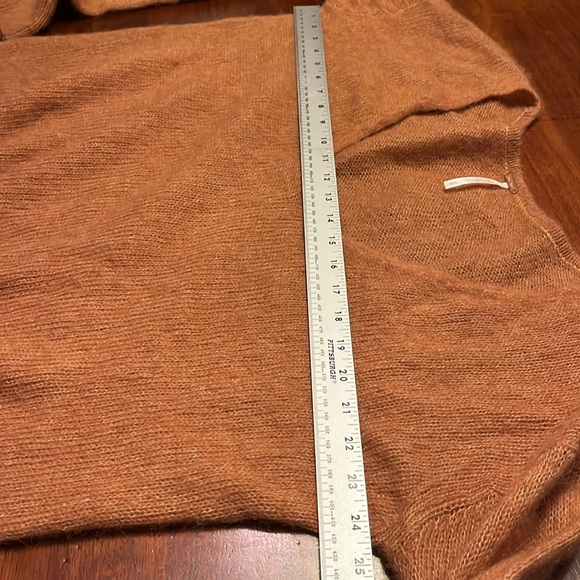 Free People Rust Color Soft Fuzzy Sweater pullover size SMALL - Picture 6 of 8